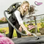 تمیز کردن مبل با جاروبرقی کوله پشتی مدل BVL5/1
